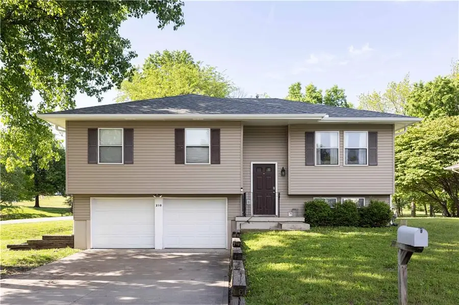 210 E Swisher Drive, Clinton, MO 64735 - #3
