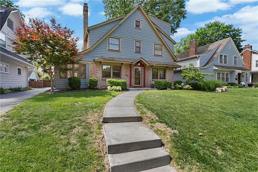 109 W 65th Street, Kansas City, MO 64113 - #3