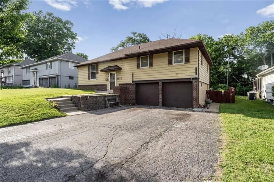 1912 Shearer Road, Kansas City, KS 66106 - #2