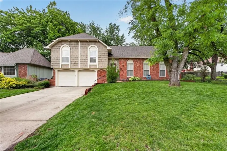 8804 W 92nd Street, Overland Park, KS 66212 - #2