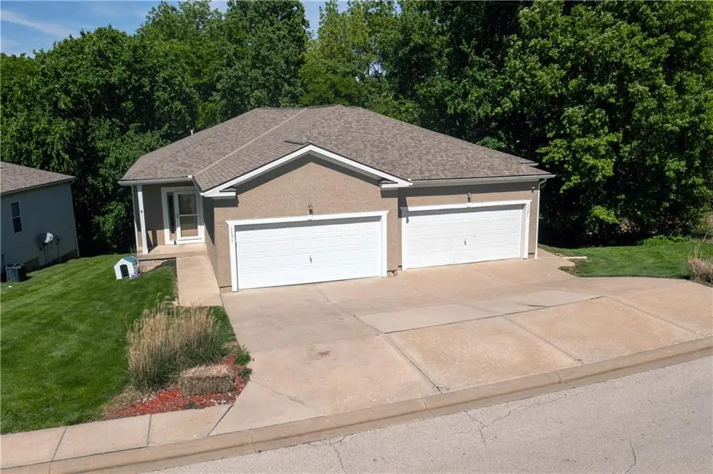 3303 N 103rd Terrace, Kansas City, KS 66109 - #1