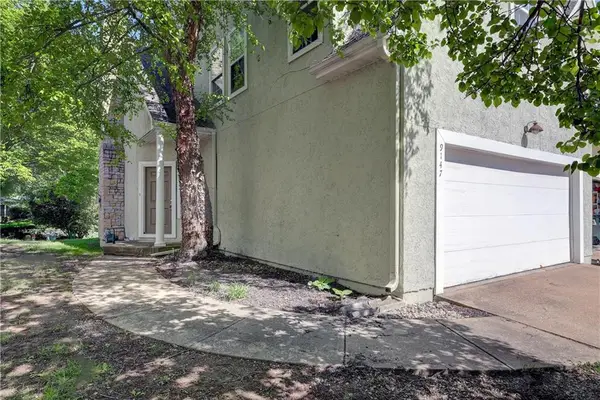 9147 Boehm Drive, Lenexa, KS 66219