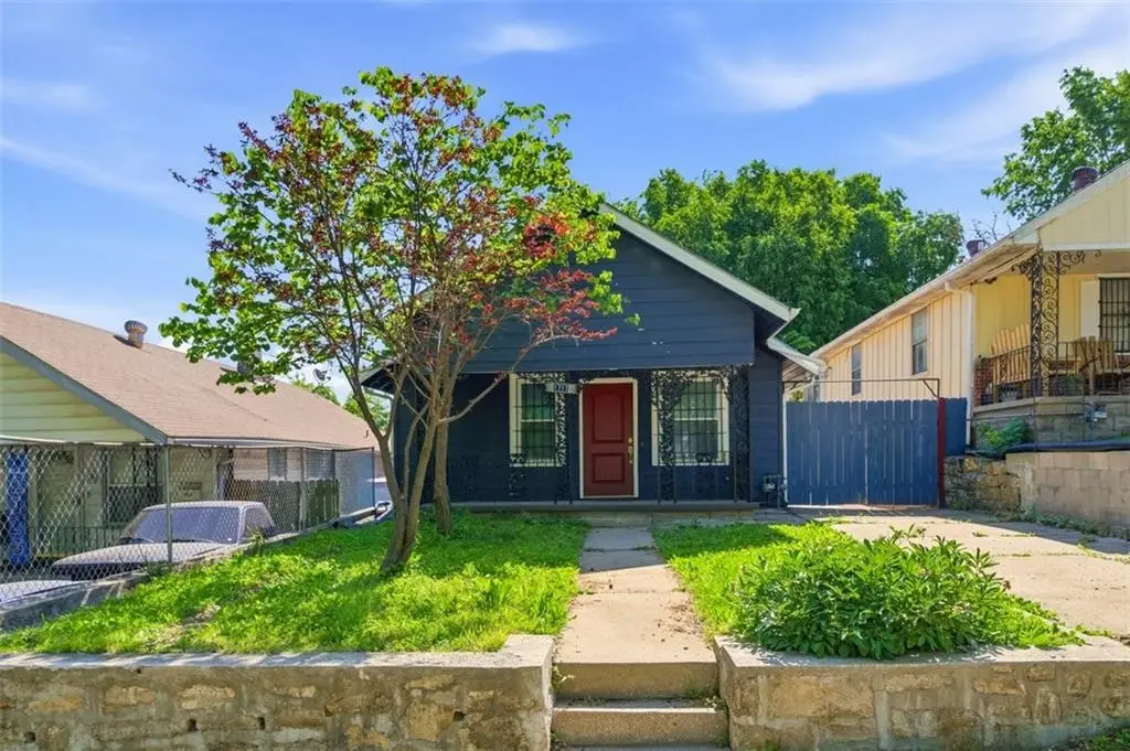 1717 Cambridge Avenue, Kansas City, MO 64126 - #1