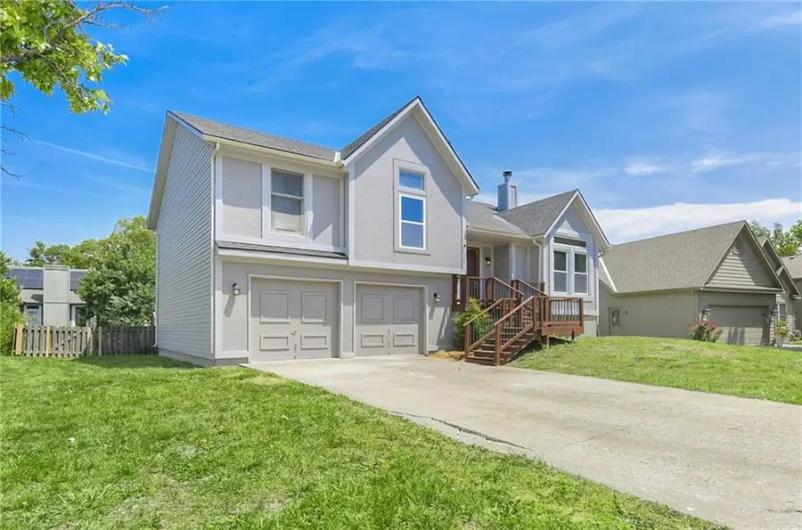 146 W Colleen Drive, Gardner, KS 66030 - #2