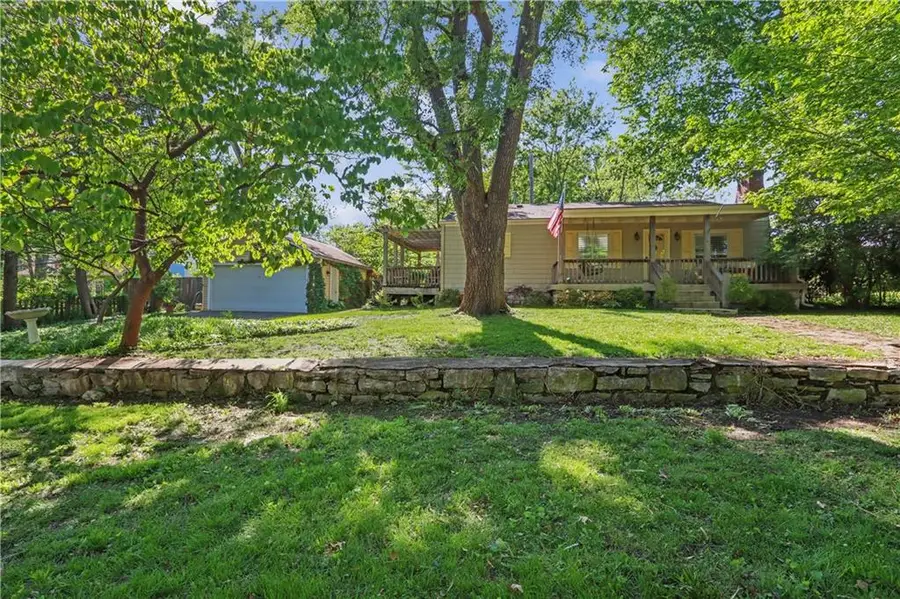 7116 Walnut Street, Kansas City, MO 64114 - #2
