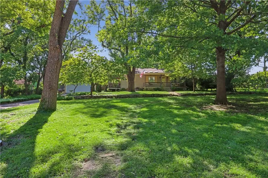 7116 Walnut Street, Kansas City, MO 64114 - #3