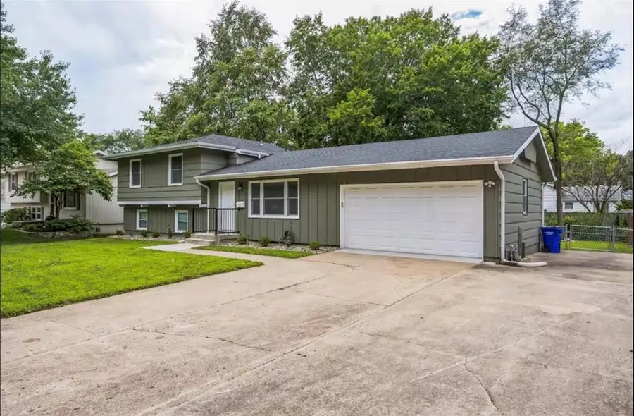 9010 Eby Drive, Overland Park, KS 66212 - #3
