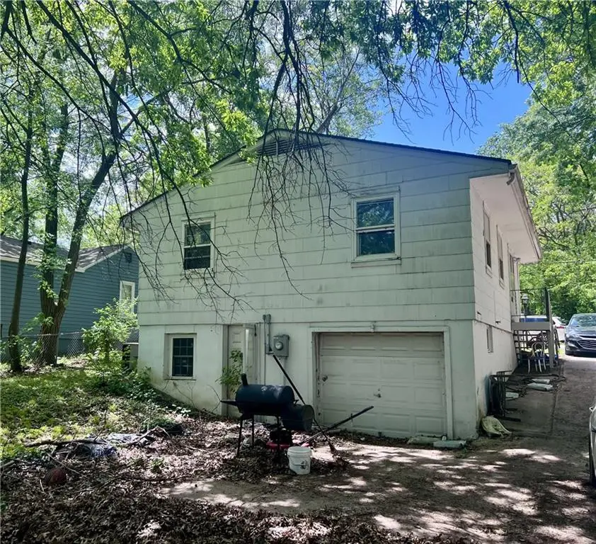 915 S Pope Avenue, Independence, MO 64050 - #3