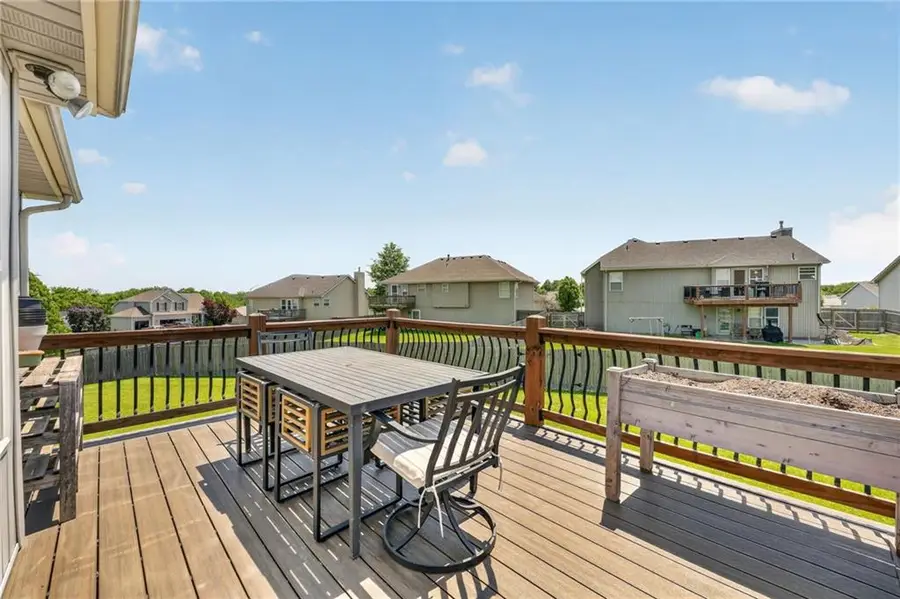 8712 N Robinhood Avenue, Kansas City, MO 64154 - #3