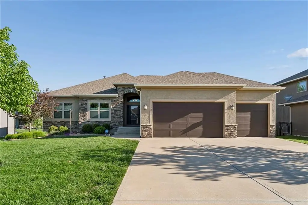 17218 W 197th Place, Spring Hill, KS 66083 - #1