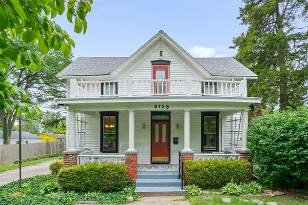 8728 Grandview Street, Overland Park, KS 66212