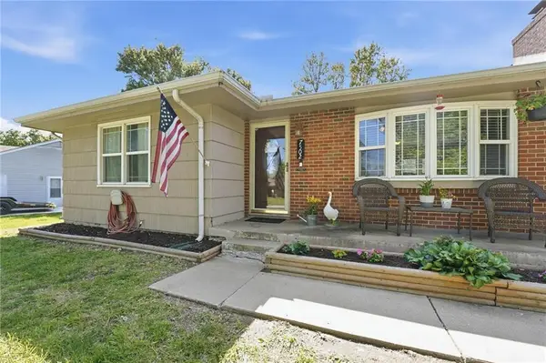 7502 N Wayne Avenue, Gladstone, MO 64118