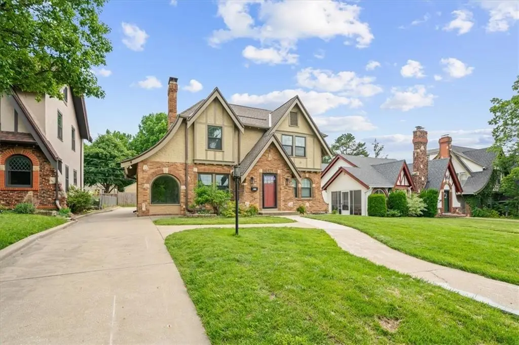 421 E Gregory Boulevard, Kansas City, MO 64131 - #1