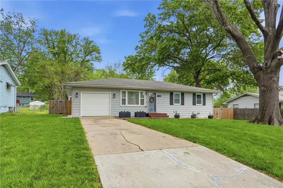 1922 Osage Street, Leavenworth, KS 66048 - #2