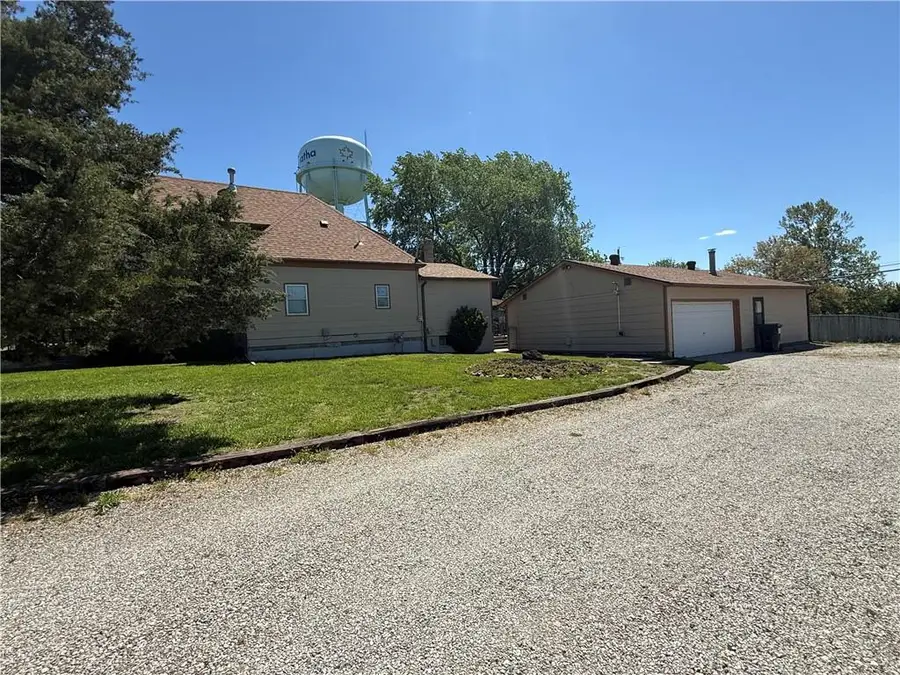 717 Iowa Street, Hiawatha, KS 66434 - #3