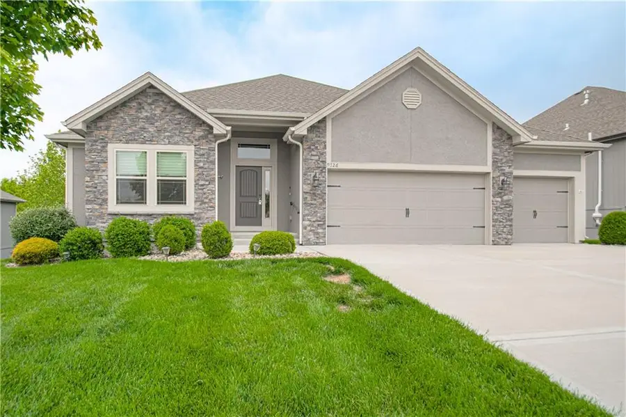 9326 N Ditzler Avenue, Kansas City, MO 64157 - #2