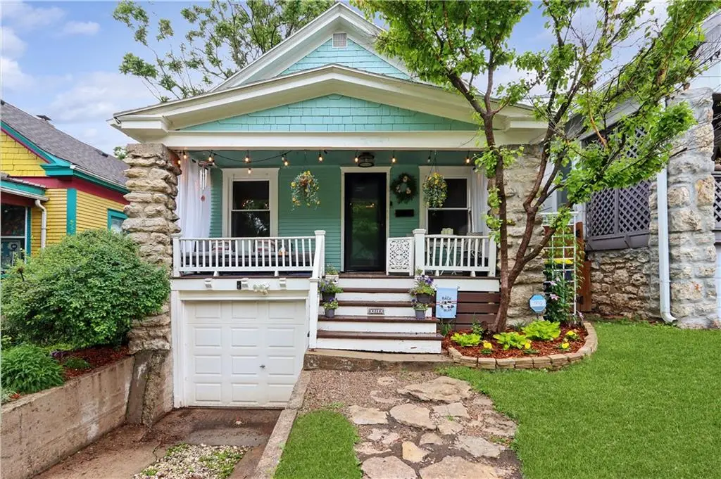 4208 Charlotte Street, Kansas City, MO 64110 - #1
