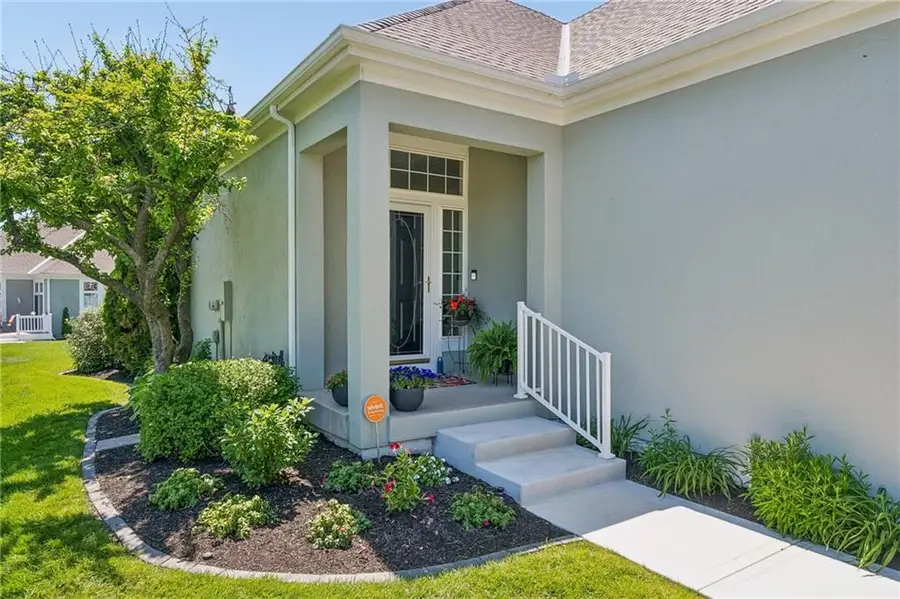 801 W 132nd Terrace, Kansas City, MO 64145 - #2