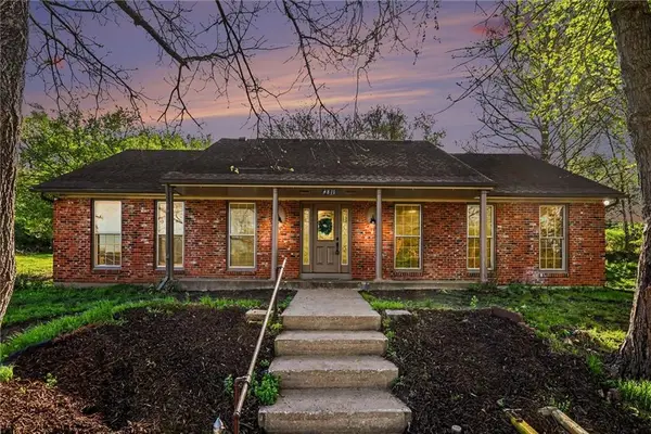 4811 Waukomis Drive, Kansas City, MO 64151
