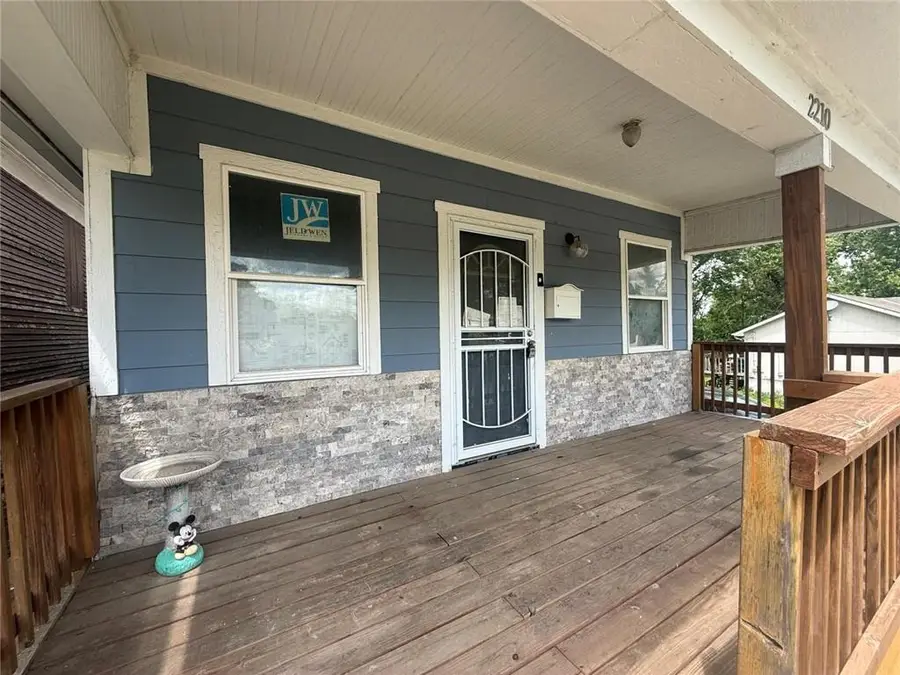2210 Cleveland Avenue, Kansas City, MO 64127 - #2