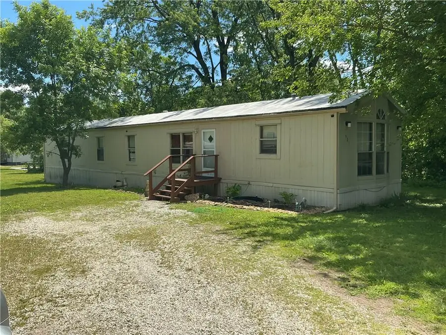 521 Hoover Street, Pomona, KS 66076 - #2