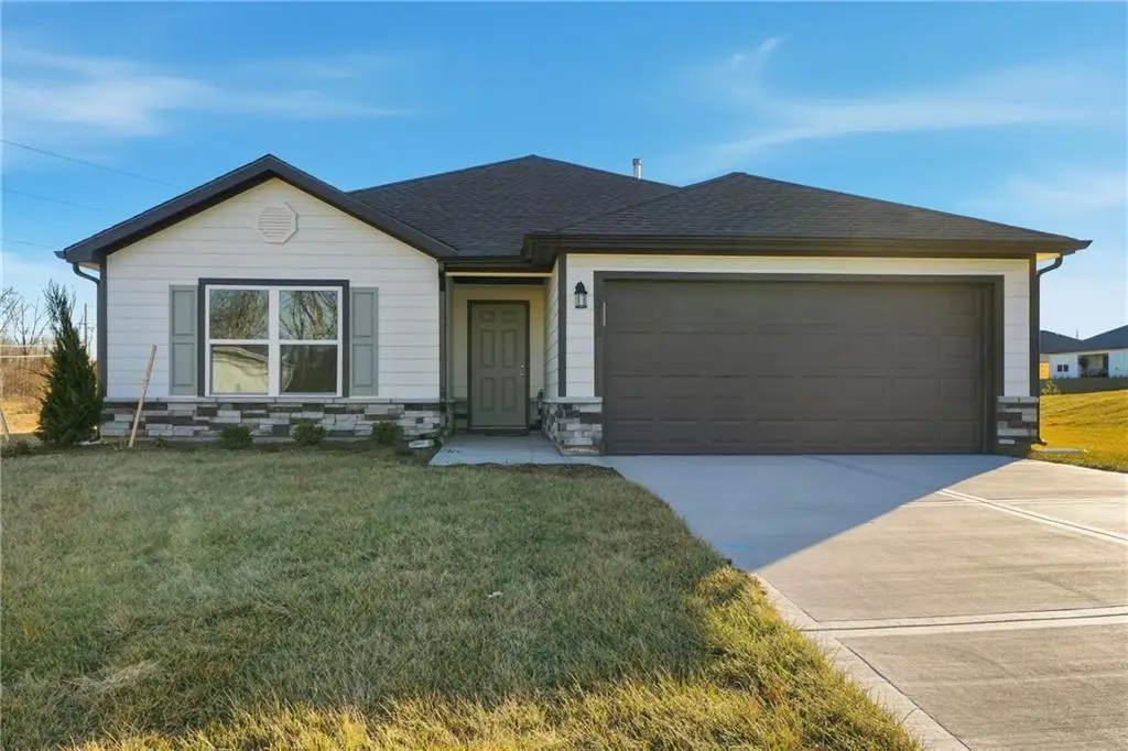 637 W Bluebird Street, Gardner, KS 66030 - #1