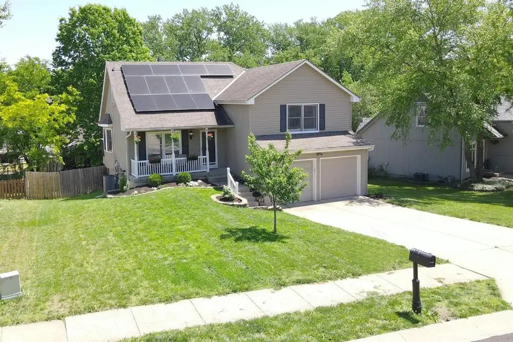 8505 N Mcdonald Avenue, Kansas City, MO 64153 - #1