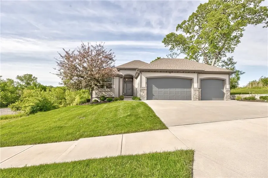 8 E 122nd Street, Kansas City, MO 64145 - #3