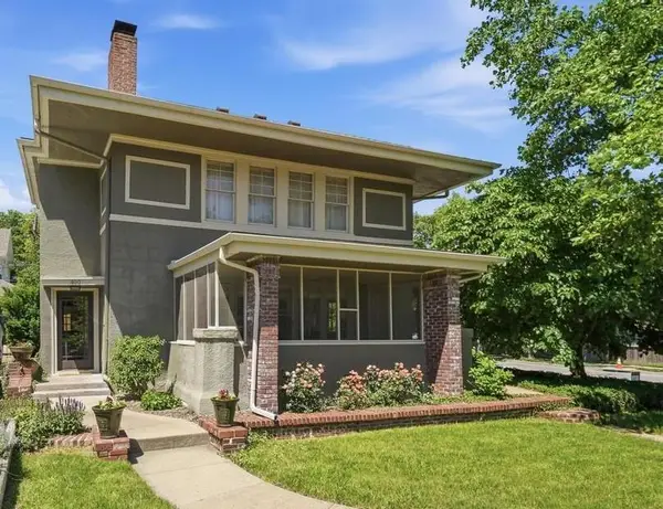 400 Huntington Road, Kansas City, MO 64113