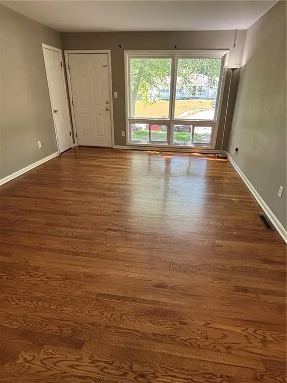 811 Union Circle, Independence, MO 64050 - #3