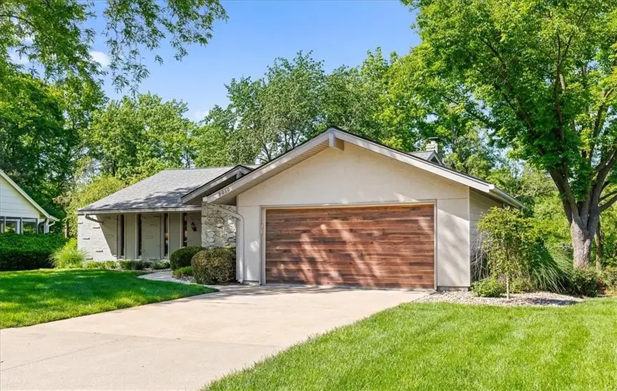 9010 W 104th Terrace, Overland Park, KS 66212 - #3