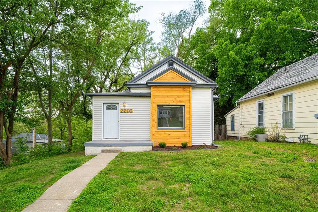 2216 Main Street, Saint Joseph, MO 64505 - #1