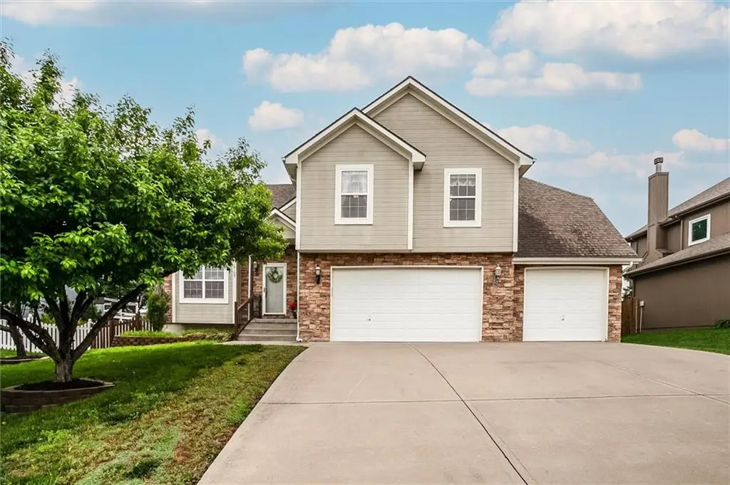 18109 Guinevere Court, Smithville, MO 64089 - #1