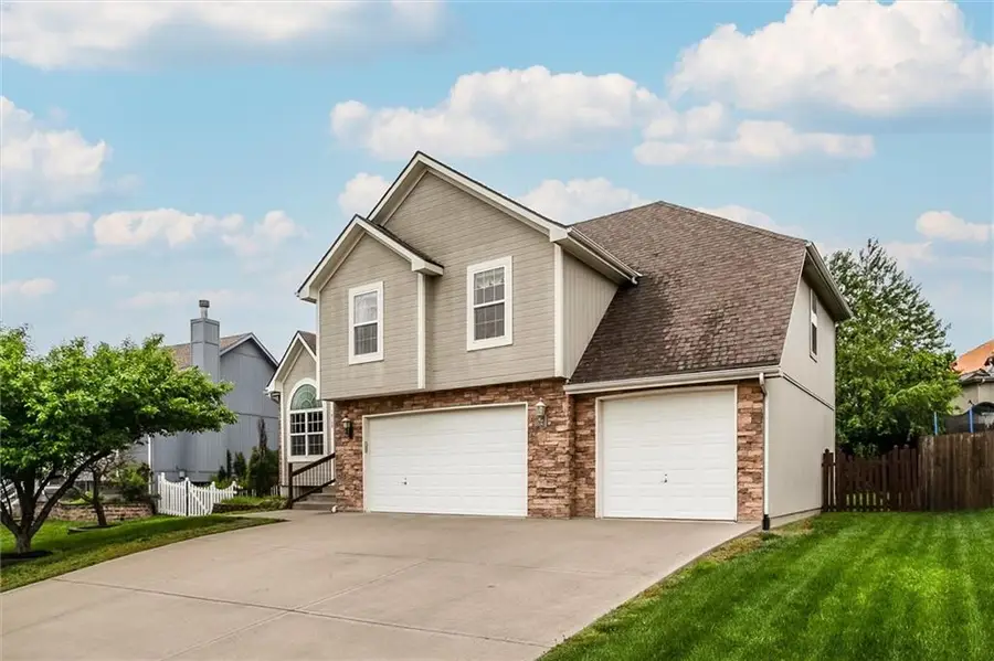 18109 Guinevere Court, Smithville, MO 64089 - #2