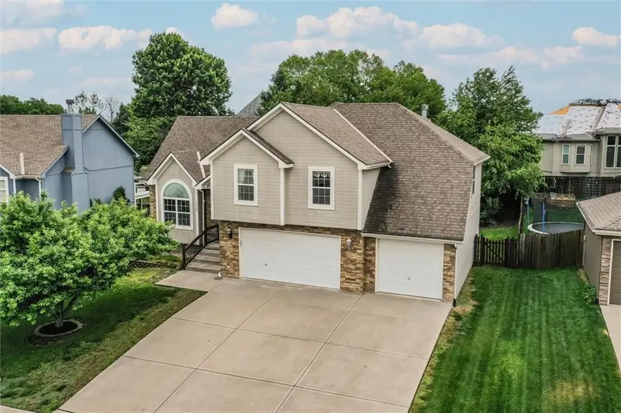 18109 Guinevere Court, Smithville, MO 64089 - #3