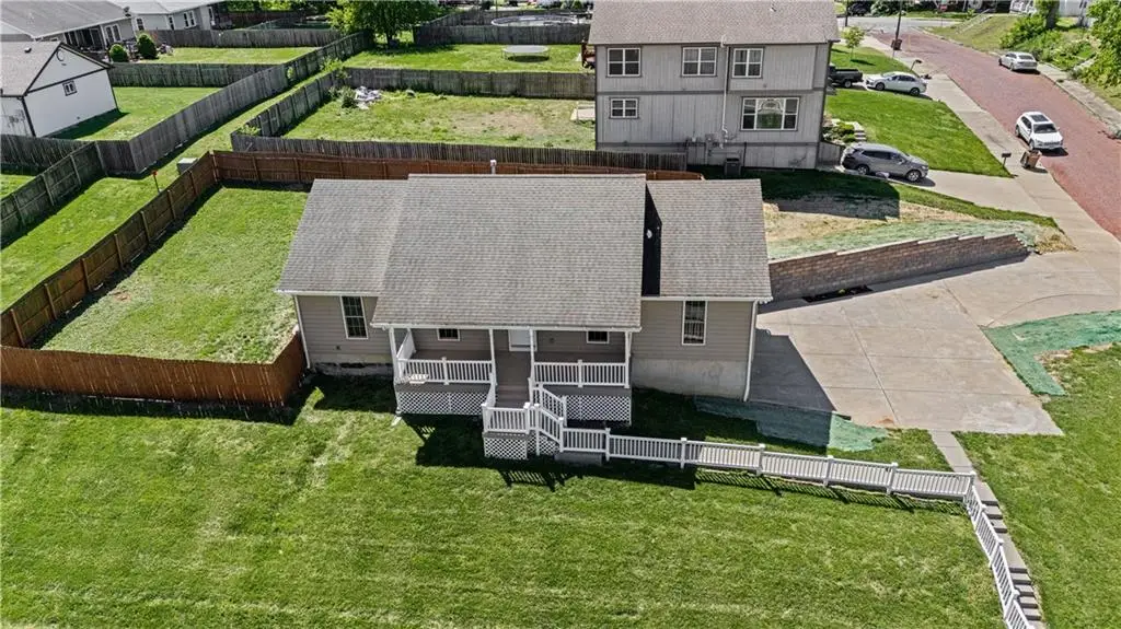 717 S 5th Street, Atchison, KS 66002 - #1