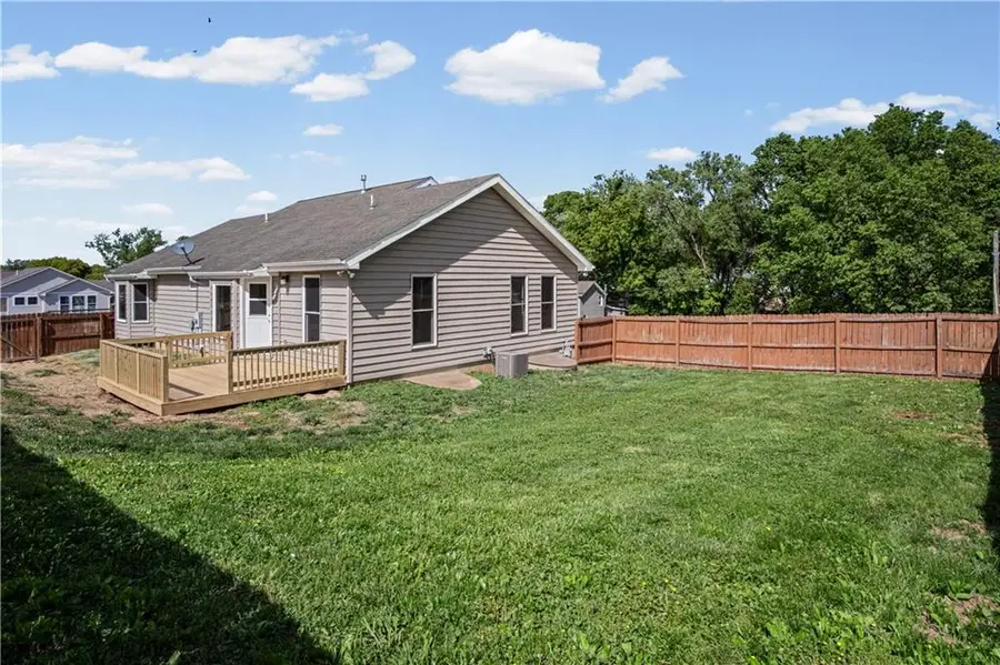 717 S 5th Street, Atchison, KS 66002 - #3