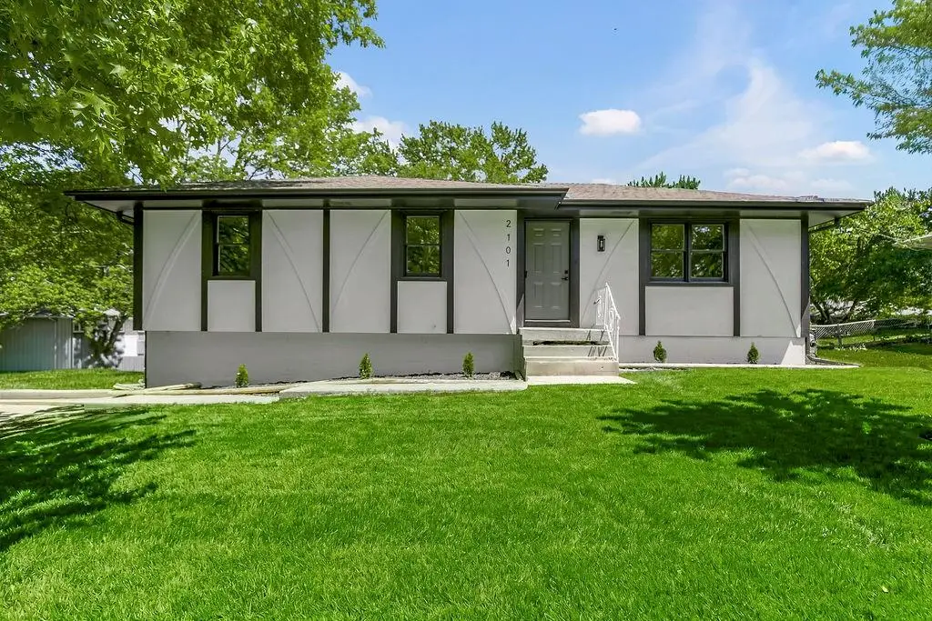 2101 SE Harding Street, Oak Grove, MO 64075 - #1