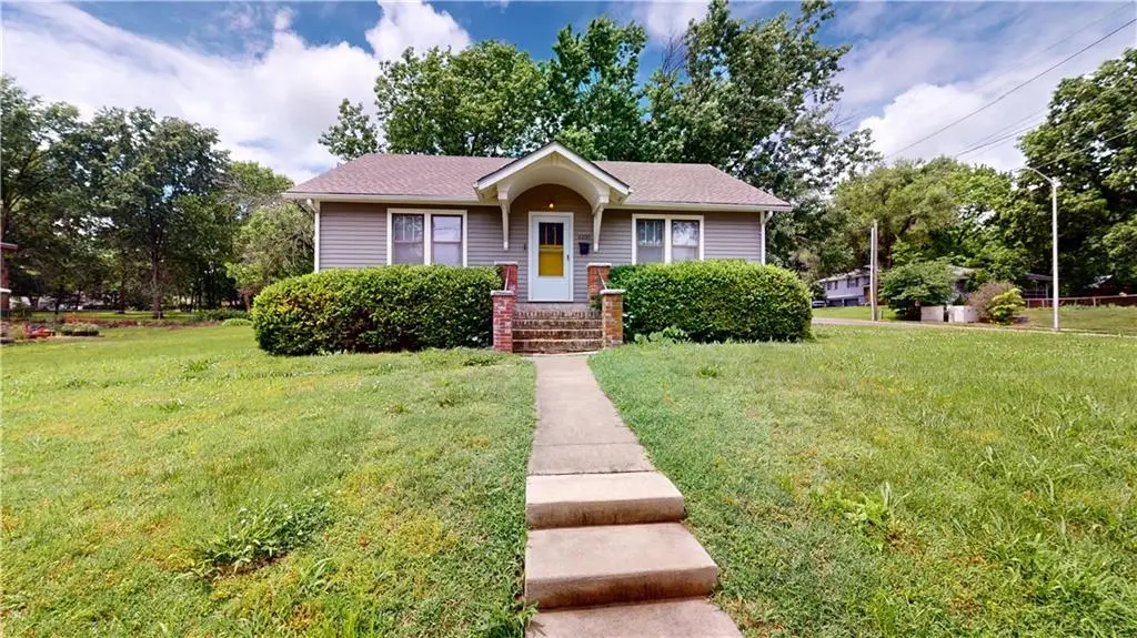 6100 Long Avenue, Shawnee, KS 66216 - #1