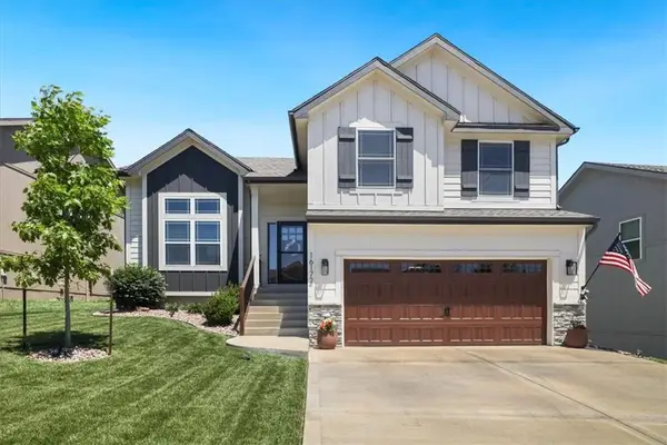 16172 Giorgia Street, Parkville, MO 64152