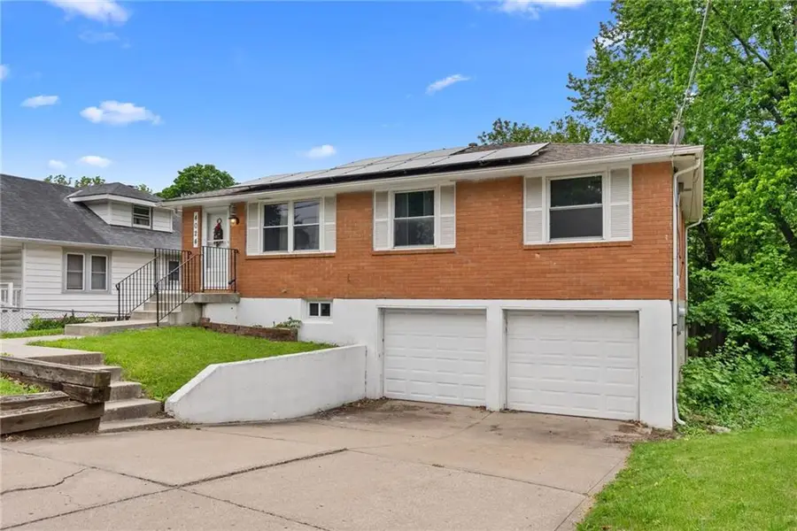 4024 N Walrond Avenue, Kansas City, MO 64117 - #2
