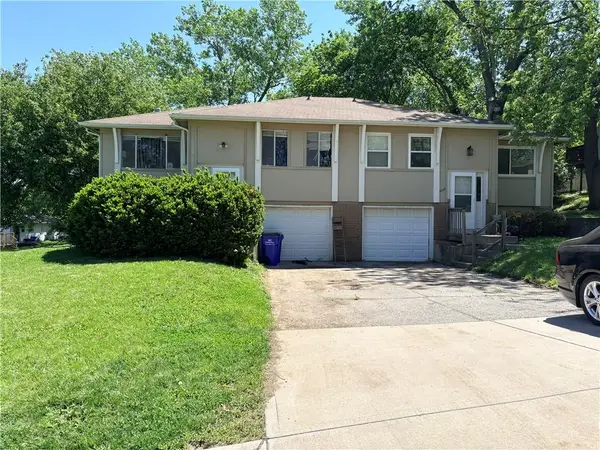 5205-07 Farley Court, Shawnee, KS 66203