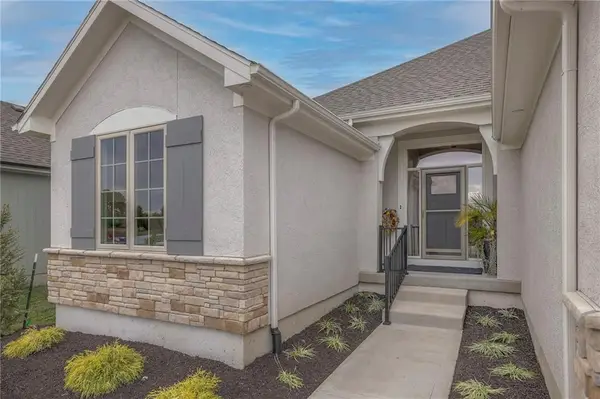 13829 Westgate Street, Overland Park, KS 66221
