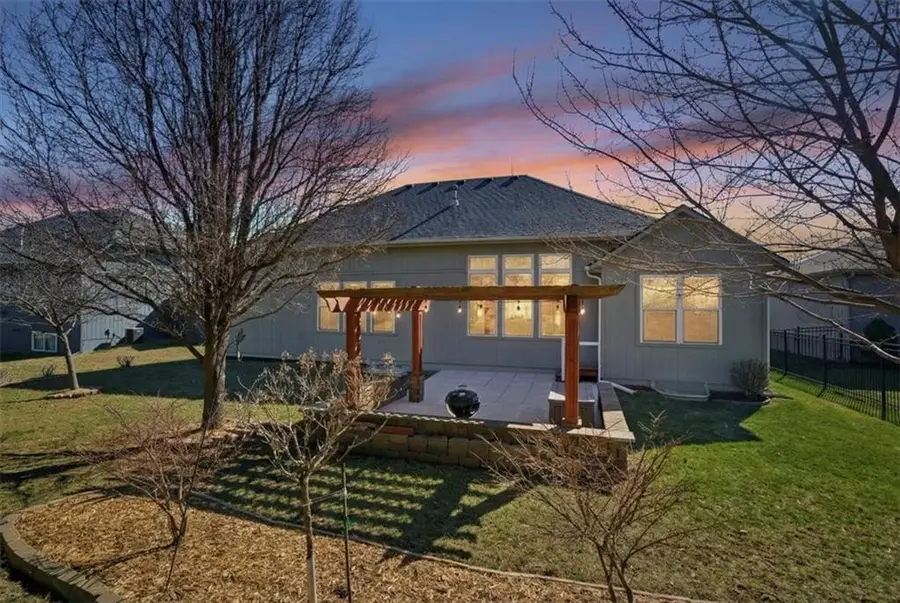 21936 W 175th Terrace, Olathe, KS 66062 - #2