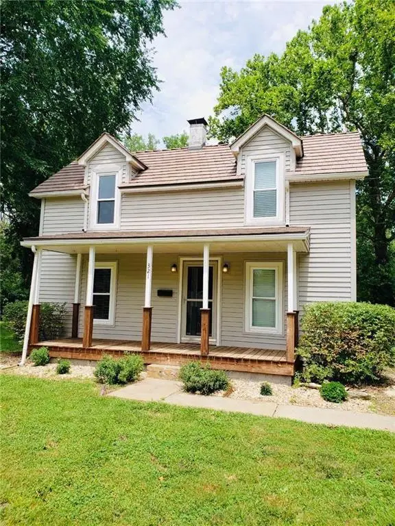 321 Springdale Avenue, Bonner Springs, KS 66012 - #1