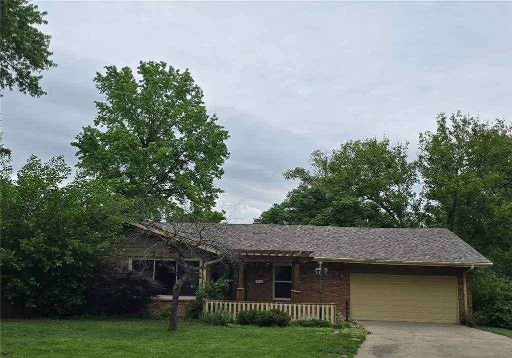 9110 W 104th Terrace, Overland Park, KS 66212 - #1