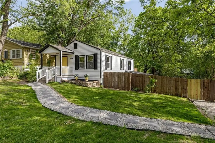 12107 Henry Street, Sugar Creek, MO 64054 - #2