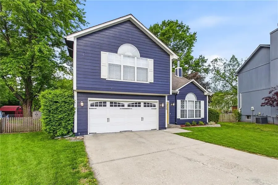1005 NW Pennington Place, Blue Springs, MO 64015 - #2