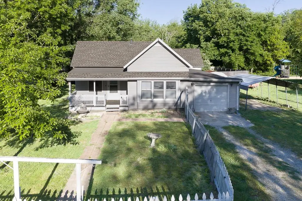124 Gould Street, Tonganoxie, KS 66086 - #1
