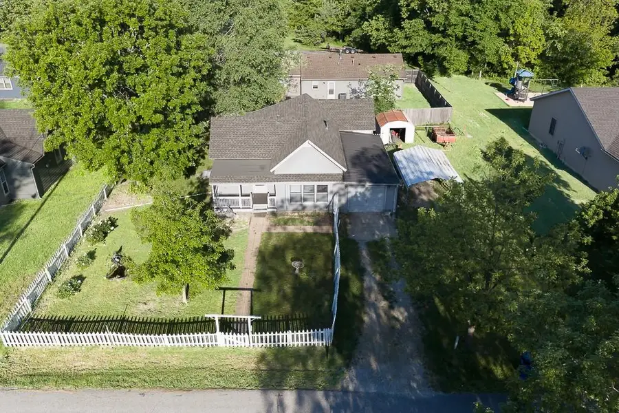 124 Gould Street, Tonganoxie, KS 66086 - #2